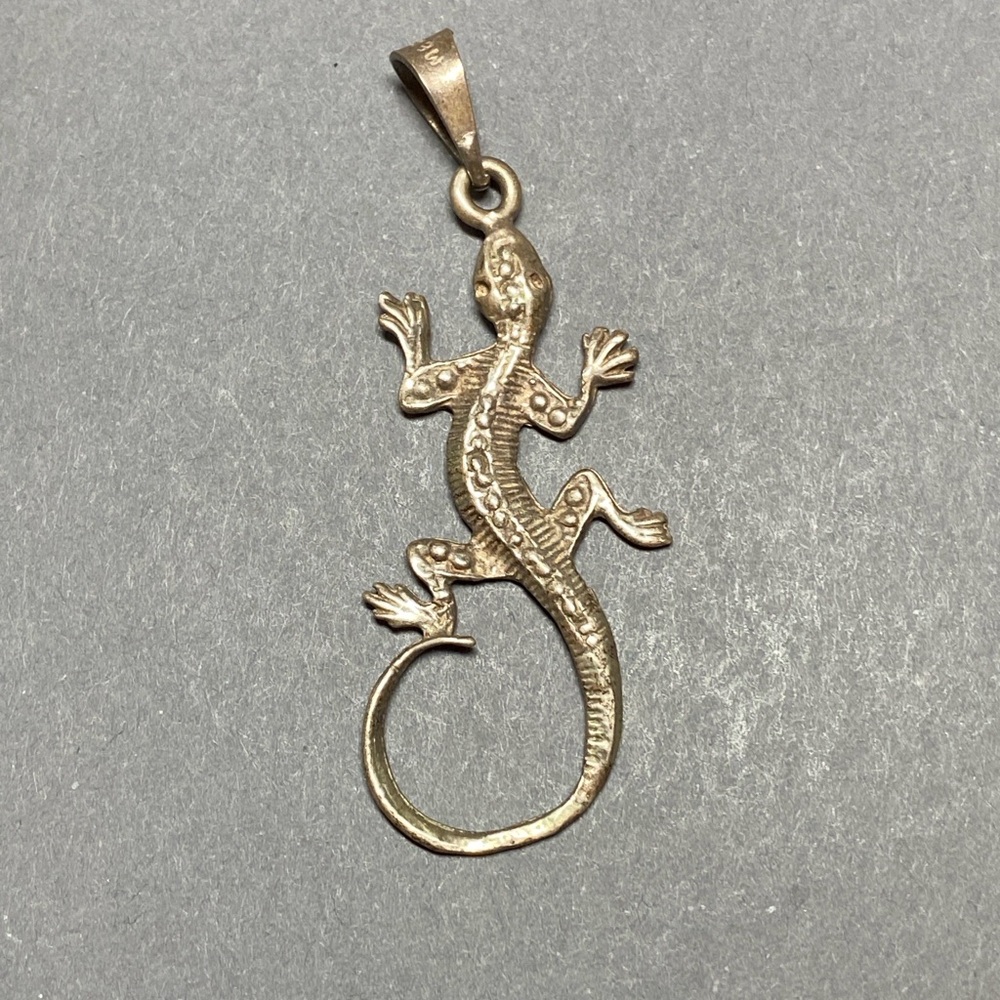 Vintage lizard sterling silver pendant